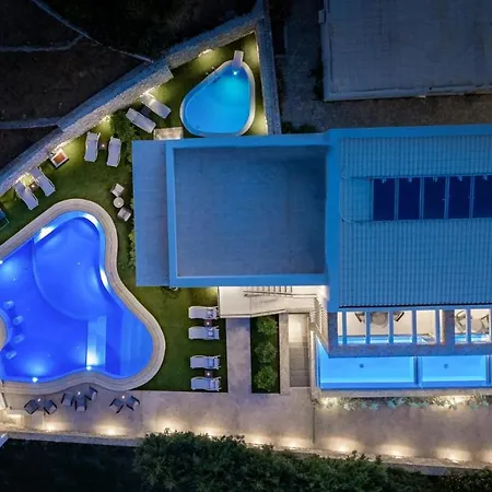 Ξενοδοχείο με διαμερίσματα Lagoon Luxury Suites