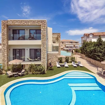 Lagoon Luxury Suites Ξενοδοχείο με διαμερίσματα *