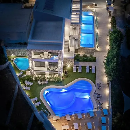 Lagoon Luxury Suites Ξενοδοχείο με διαμερίσματα