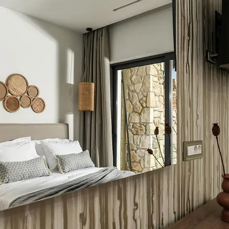 Lagoon Luxury Suites Ξενοδοχείο με διαμερίσματα *
