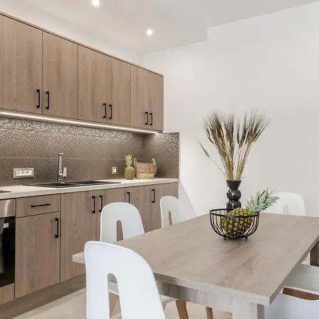 Ξενοδοχείο με διαμερίσματα Lagoon Luxury Suites Ανω Βασιλικος