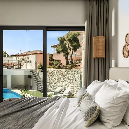 Ξενοδοχείο με διαμερίσματα Lagoon Luxury Suites *