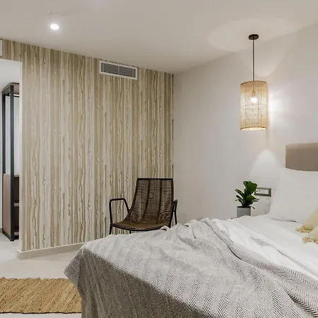 Lagoon Luxury Suites Ξενοδοχείο με διαμερίσματα
